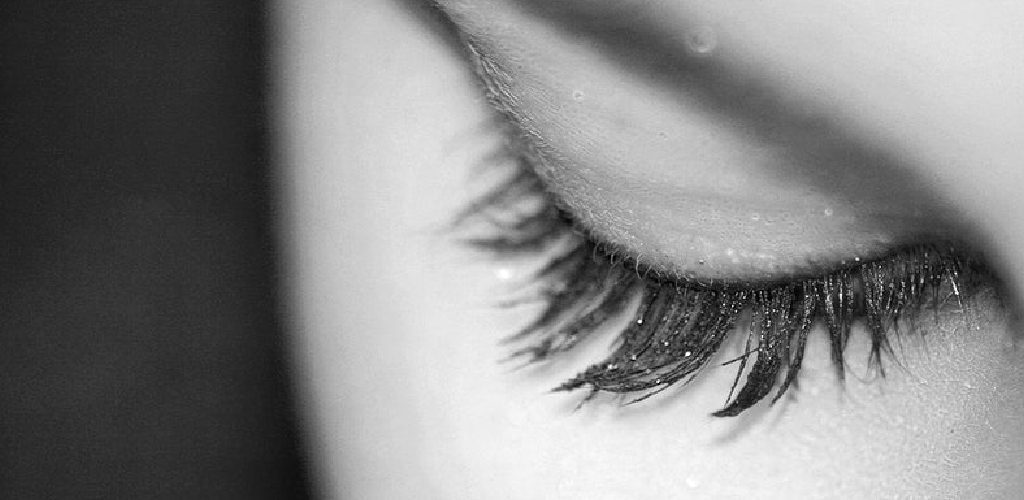 How to Cut Lashes Shorter