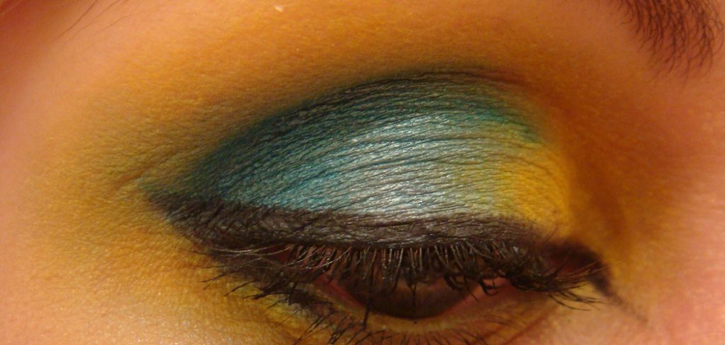 How to Do One Color Eyeshadow