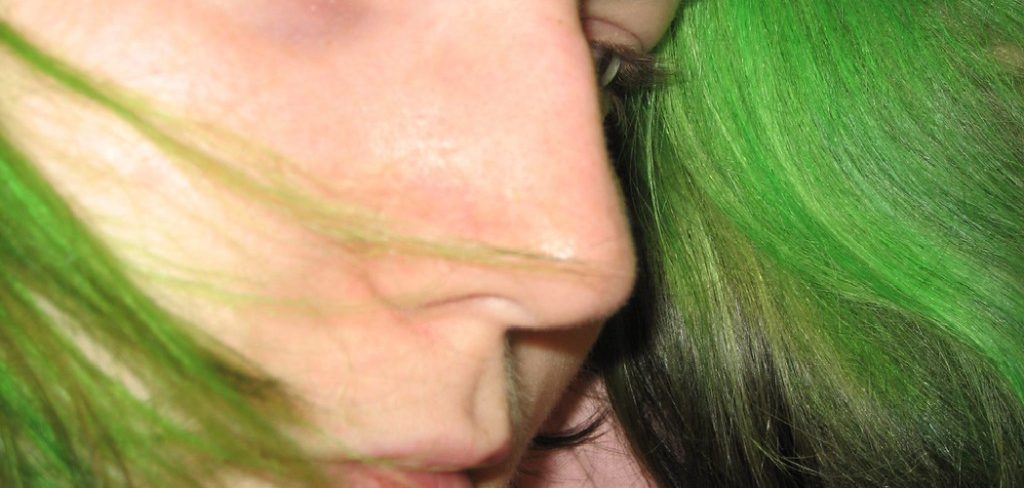 How to Fix Green Hair From Brown Dye