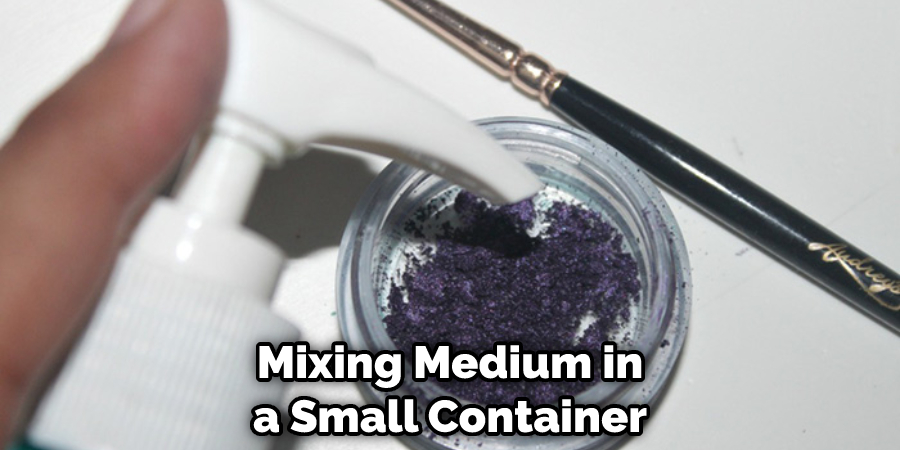 Mixing Medium in a Small Container