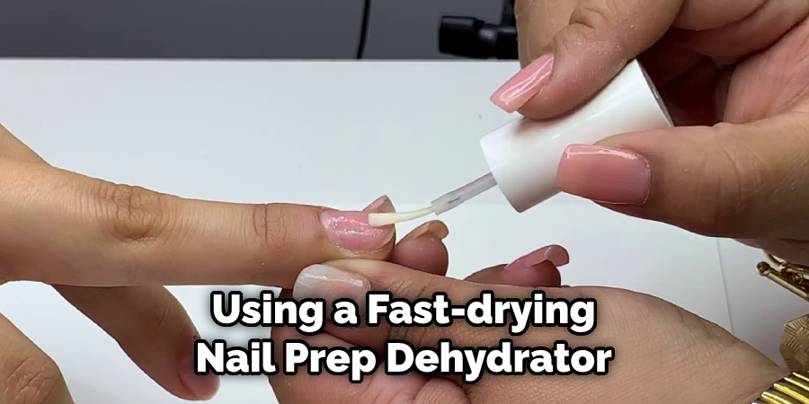 Using a Fast-drying Nail Prep Dehydrator