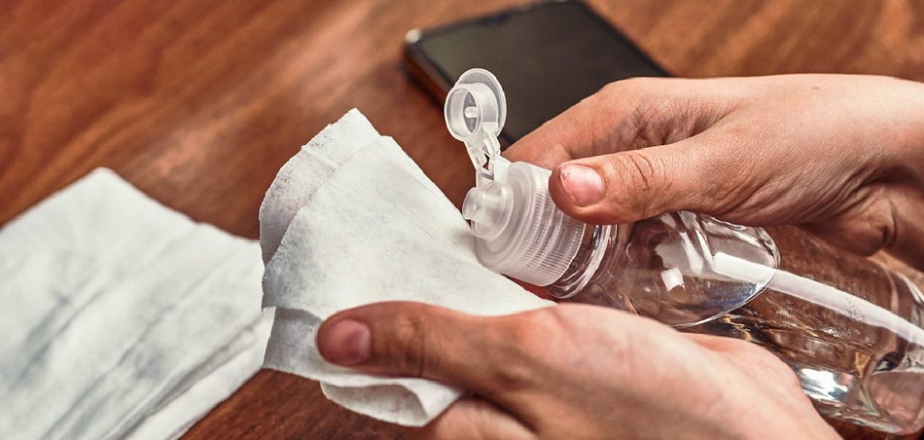 How to Wipe Sticky Gel Nails