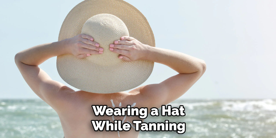 Wearing a Hat While Tanning