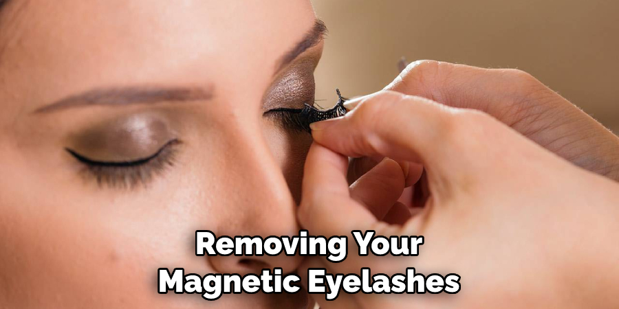 Removing Your Magnetic Eyelashes