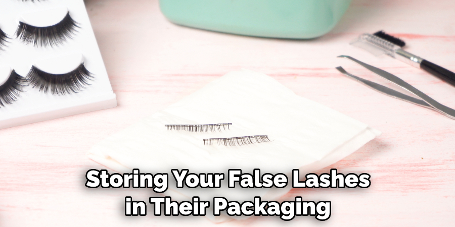 Storing Your False Lashes in Their Packaging