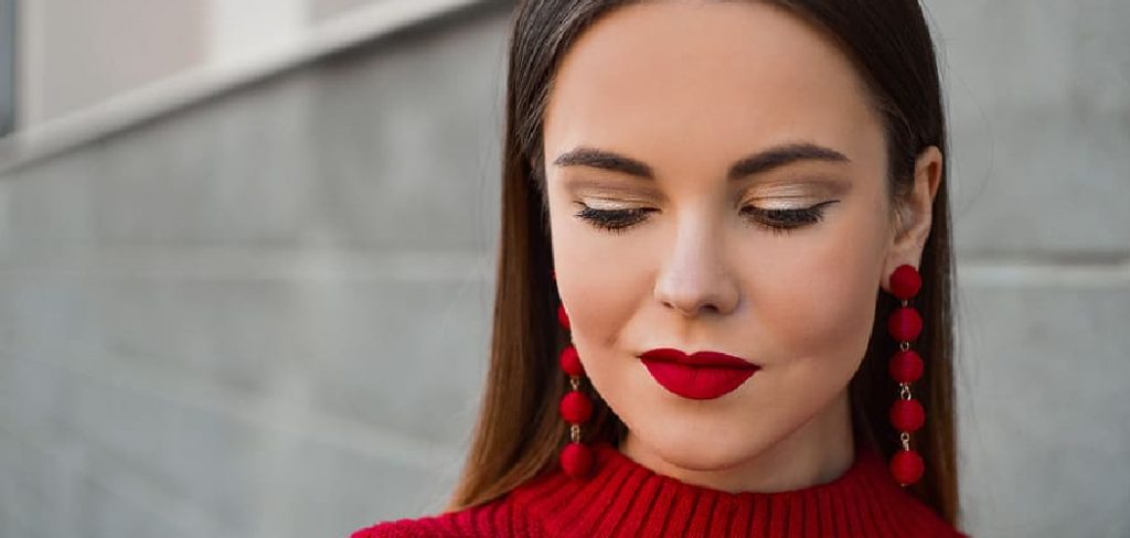 How to Match Lipstick to Outfit