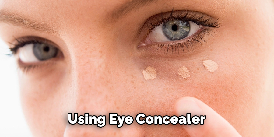 Using Eye Concealer