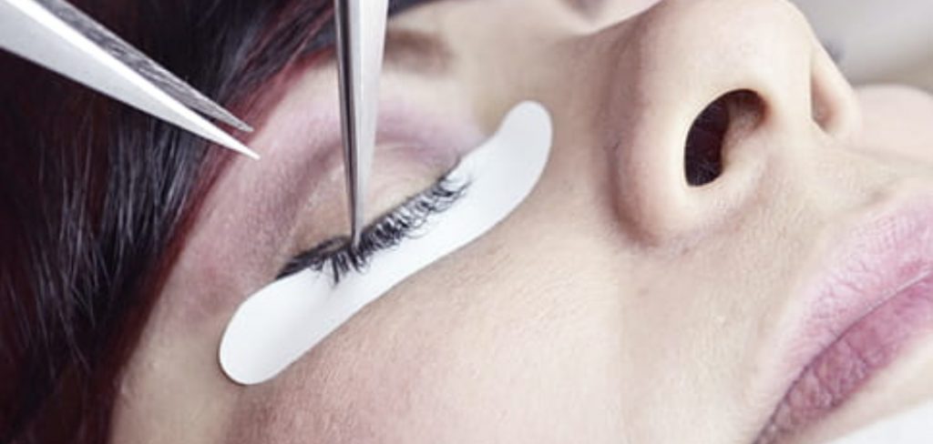 How to Stop Pulling Out Eyelash Extensions