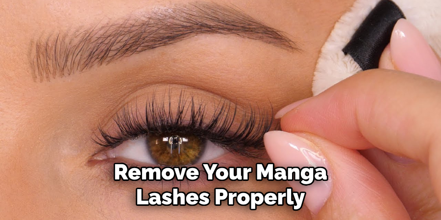 Remove Your Manga Lashes Properly