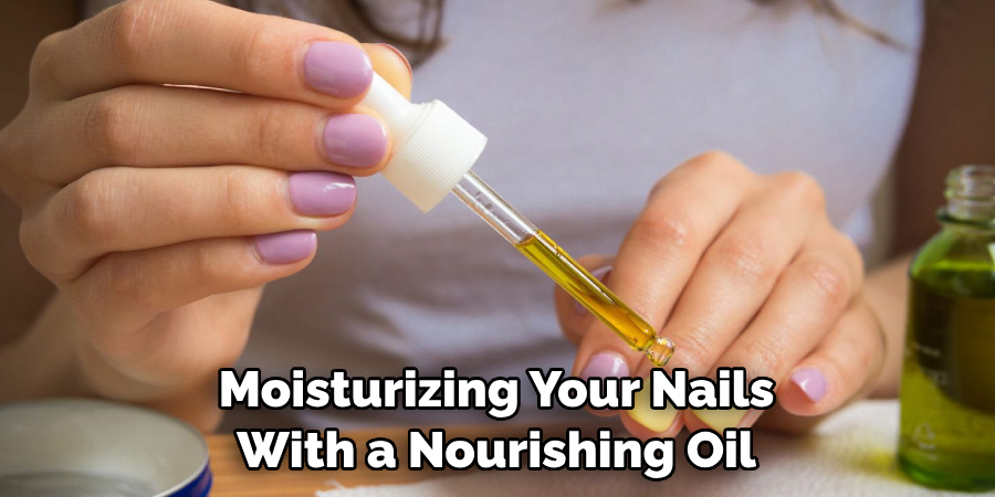 Moisturizing Your Nails With a Nourishing Oil