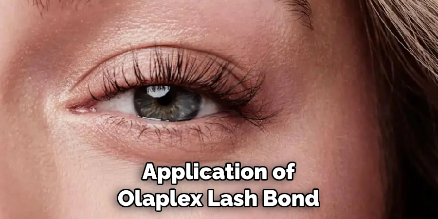 Application of Olaplex Lash Bond