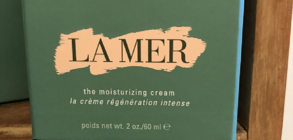 How to Apply La Mer Moisturizing Cream