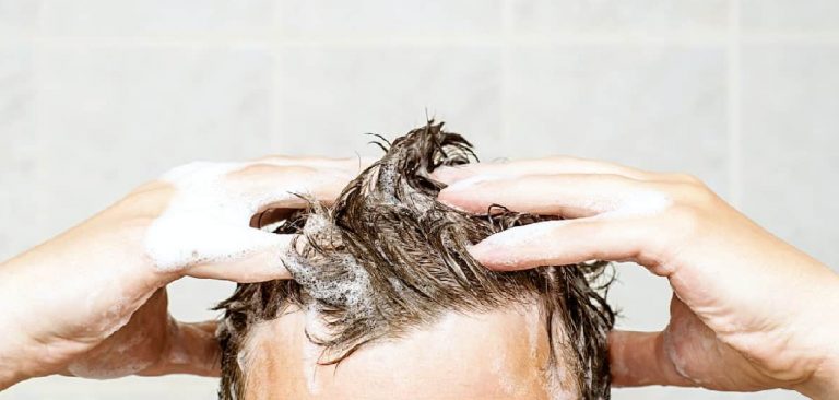 How to Get Pollen Out of Hair Without Washing It