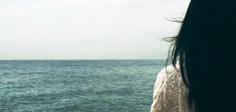 How to Keep Natural Hair From Reverting After Straightening
