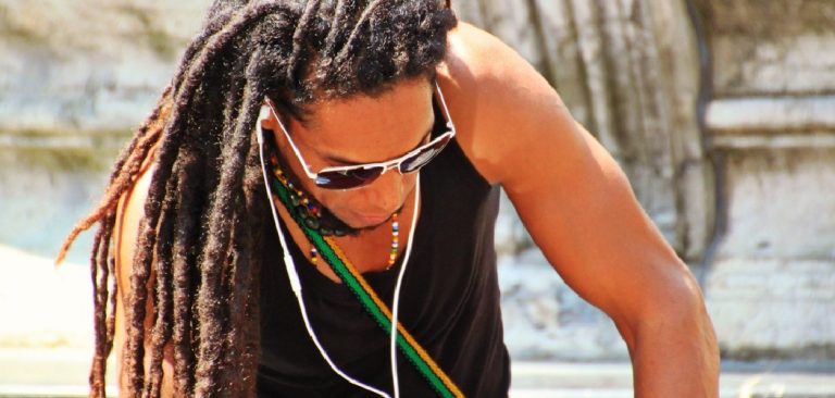 How to Maintain Invisible Locs