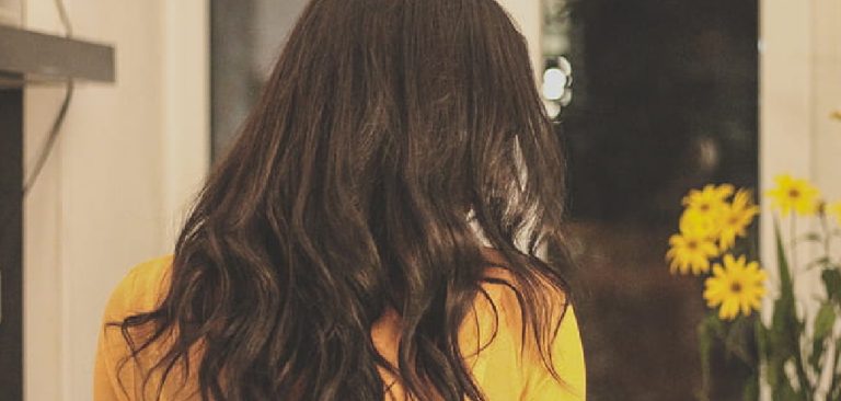 How to Style Curly Hair in the Morning
