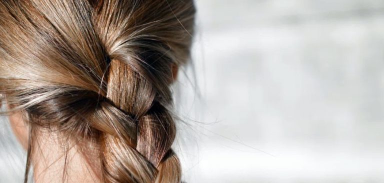 How to Tie Up Hair Without Damaging