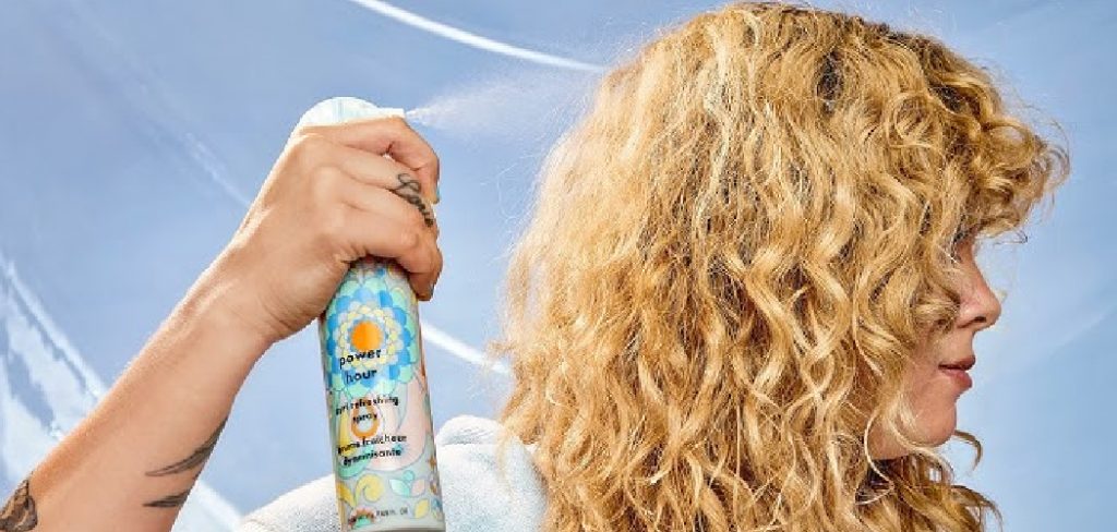 How to Use Curl Refresher Spray