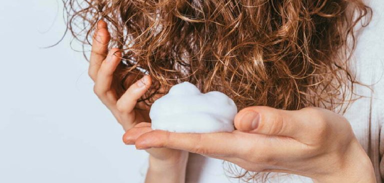 How to Use Hair Mousse on Dry Hair