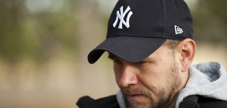 How to Wear a Baseball Cap With Bangs