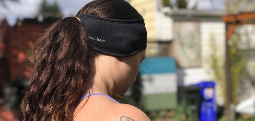 How to Wear a Headband With Ponytail