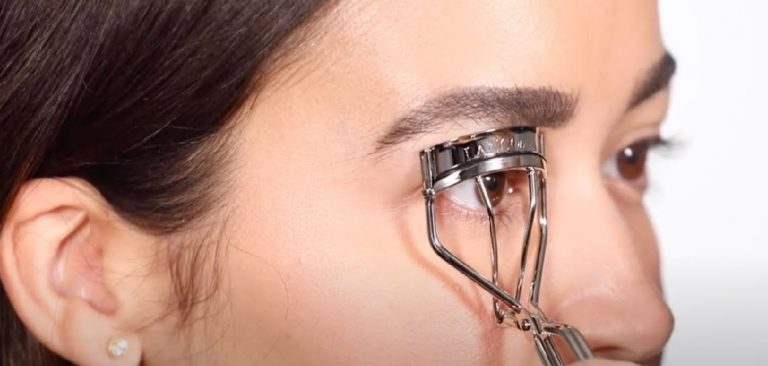 How to Use Lash Curler