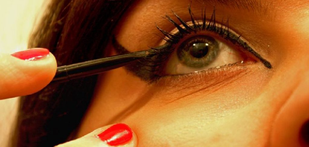 How to Apply Eyebrow Gel