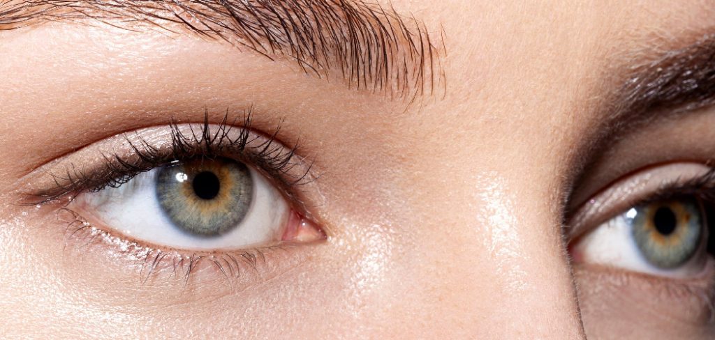 How to Use Under Eye Brightener