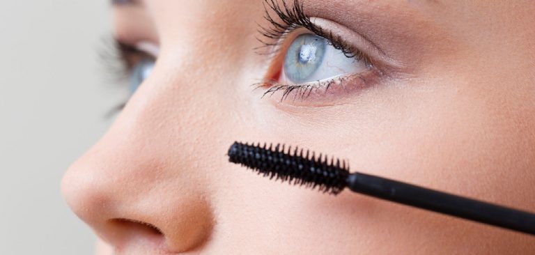 How to Apply Bottom Lashes