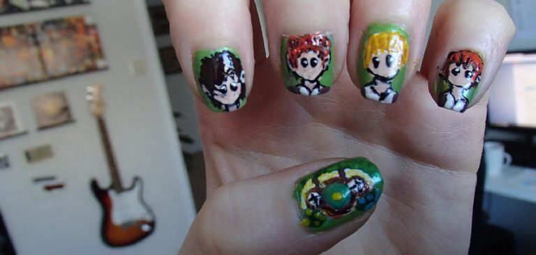 How to Make Dark Green Nail Polish