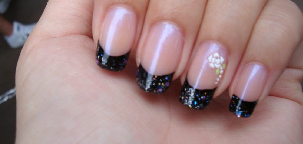 How to Use Black Nails Glitter
