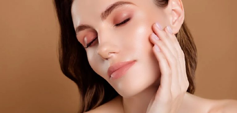 How to Use Highlighter Makeup