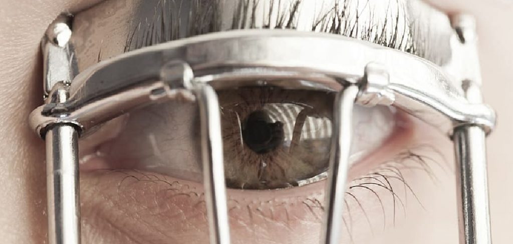 How to Use Shiseido Eyelash Curler