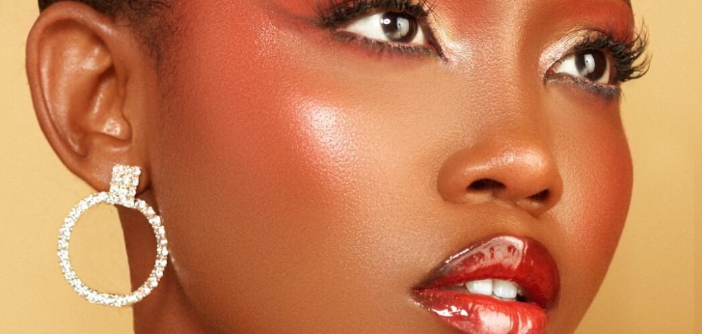How to Get Dewy Makeup Look