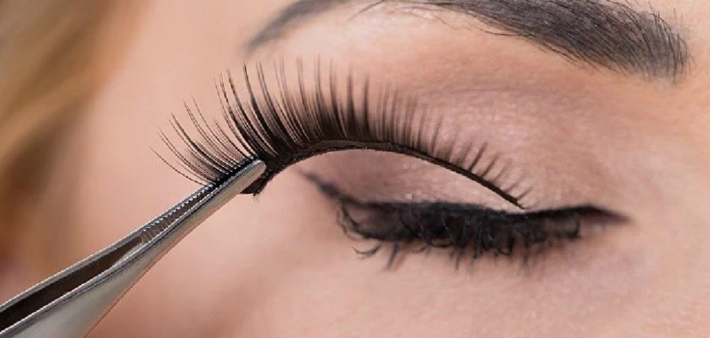 How to Apply False Lashes