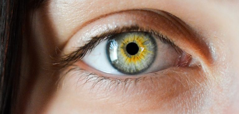 How to Lighten Eye Color Naturally