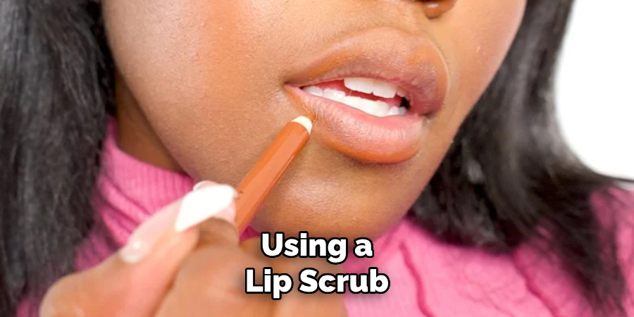Using a Lip Scrub