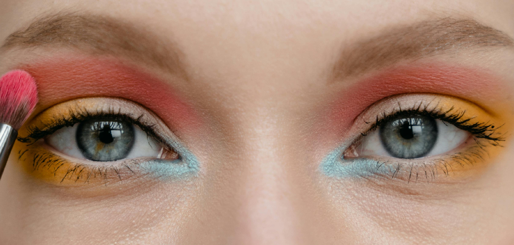 How to Use Eyeshadow Palette