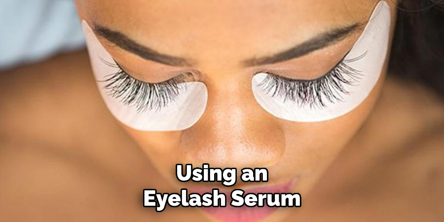 Using an Eyelash Serum