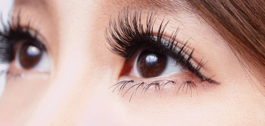 How to Apply Eyeliner with Eyelash Extensions