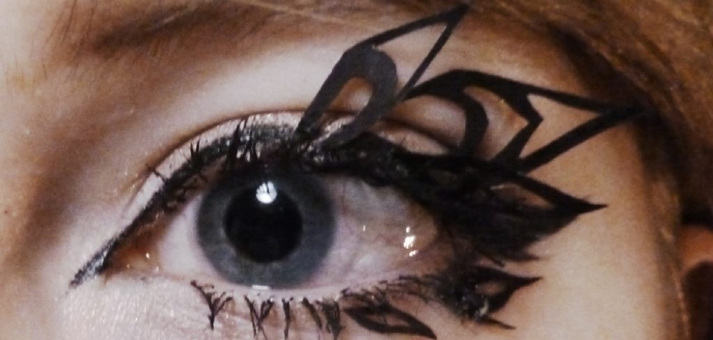 How to Do Gothic Eyeliner
