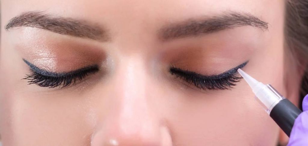 How to Do Makeup Eyeliner