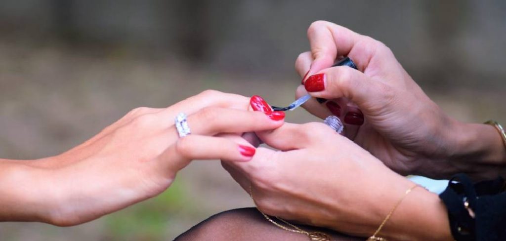 How to Remove Nail Strengthener