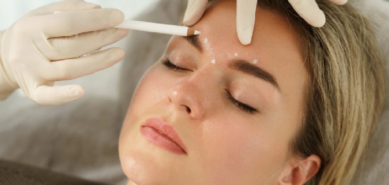 How to Avoid Creases in Makeup