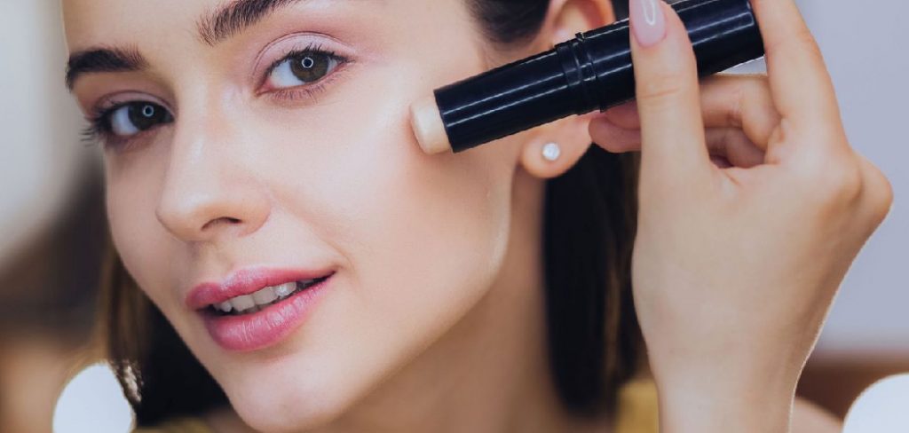 How to Make Skin Look Smooth With Makeup