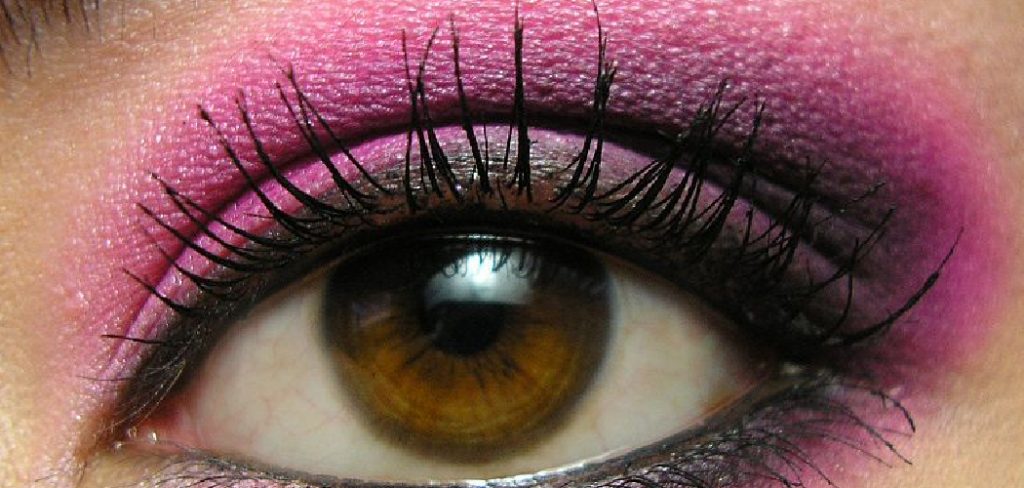 How to Use Eyelash Primer