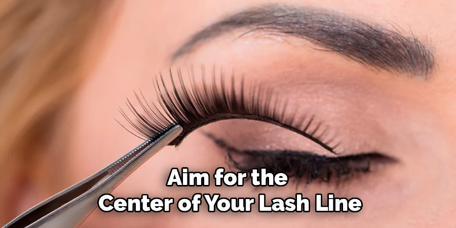 Aim for the 
Center of Your Lash Line