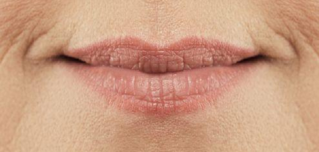 How to Keep Lip Gloss From Bleeding