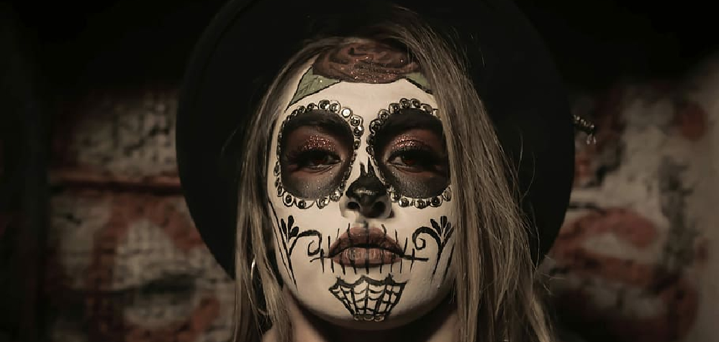 How to Make a Black Eye With Halloween Makeup