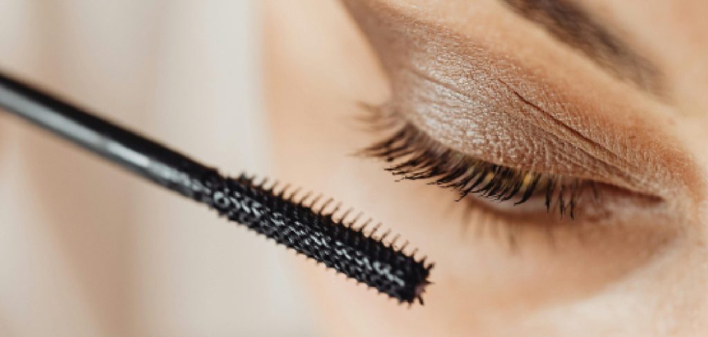 How to Apply Waterproof Mascara